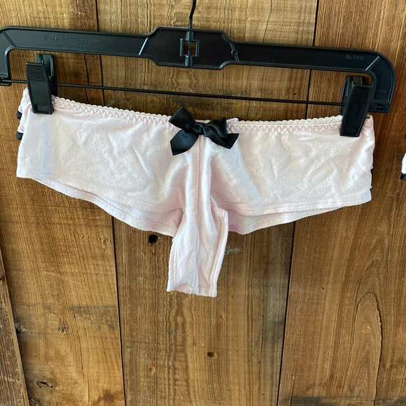 Victoria’s Secret pink ruffled babydoll chemise with black trim. S/P - Picture 6 of 10